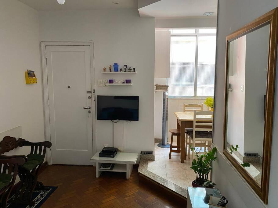 Charmoso Apartamento Na Av. Atlantica, Copacabana ริโอเดจาเนโร ภายนอก รูปภาพ